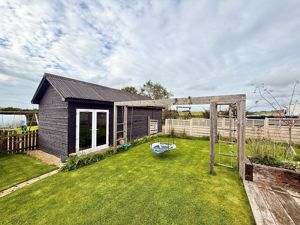 Photo 1- click for photo gallery